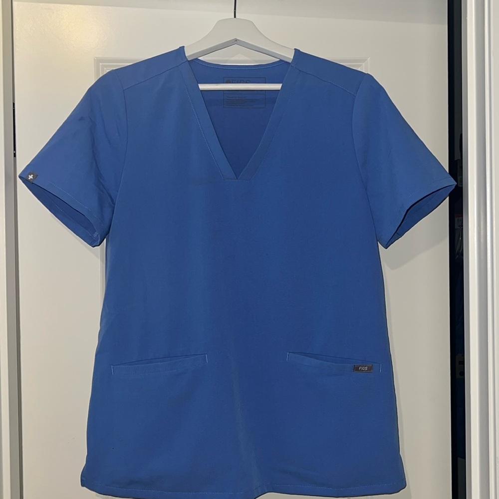 Women’s Figs Brand scrub top. (Pre-loved)
